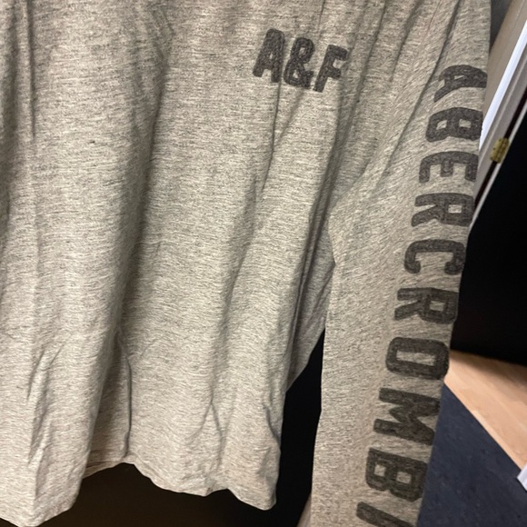 Men’s long sleeve tshirt gray Abercrombie and Fitch - Picture 2 of 3